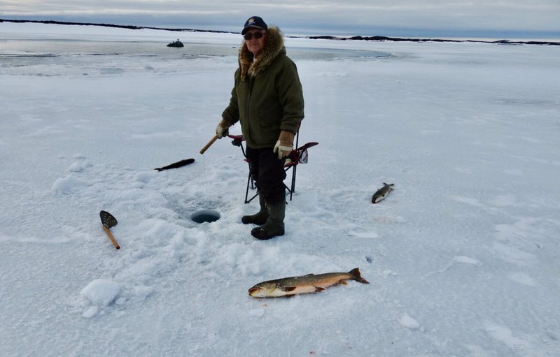 Canada - ice fishing game online